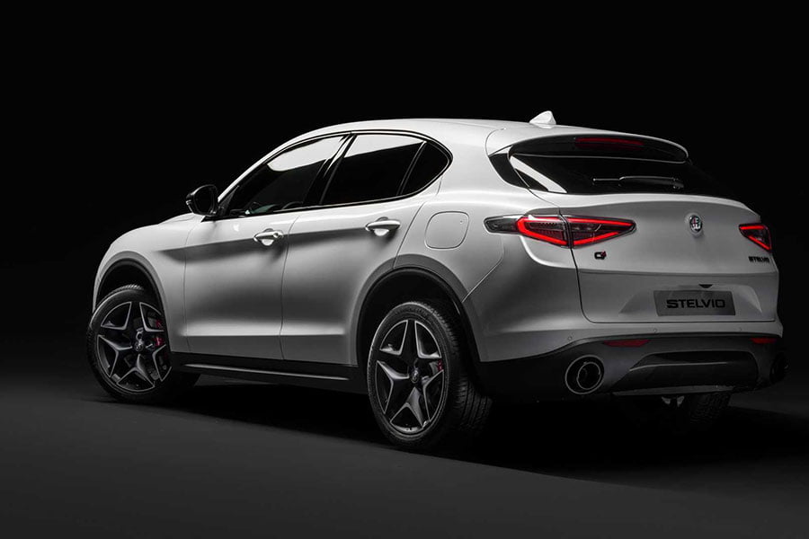 https://autogreeknews.gr/wp-content/uploads/2019/02/2019-alfa-romeo-stelvio-ti-1-1.jpg
