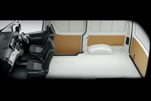 Toyota-Hiace-2019-(3)