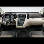 Toyota-Hiace-2019-(4)