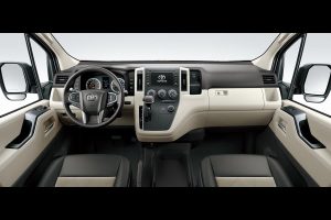 Toyota-Hiace-2019-(4)