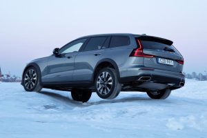 Volvo_V60_Cross_Country_T5