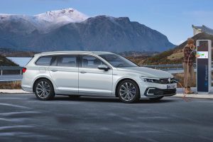 vw-passat-GTE-2019