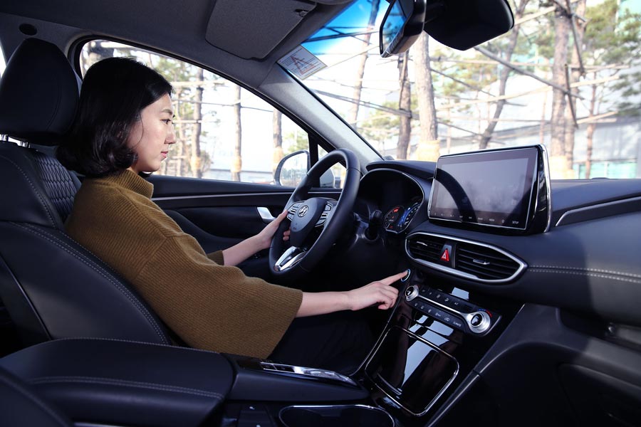 https://autogreeknews.gr/wp-content/uploads/2019/03/Hyundai-fingerprint-technology_press-photo3.jpg