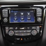 Nissan-Qashqai-center-console