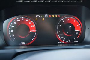 Volvo-XC90-T6 pinakas organon