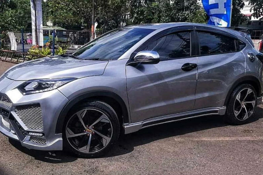 https://autogreeknews.gr/wp-content/uploads/2019/03/honda-hrv-urus2.jpg