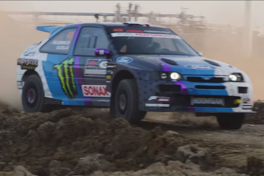 Ο Ken Block «τεντώνει» το Ford Escort Cosworth (+video)