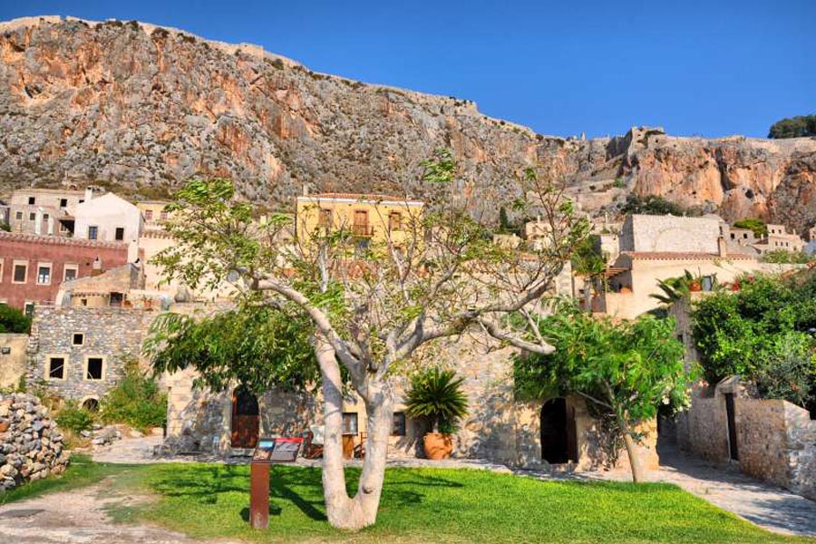 https://autogreeknews.gr/wp-content/uploads/2019/03/monemvasia-9.jpg