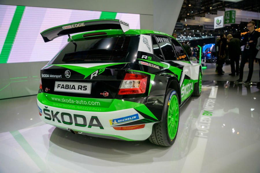 https://autogreeknews.gr/wp-content/uploads/2019/03/skoda-fabia-r53.jpg