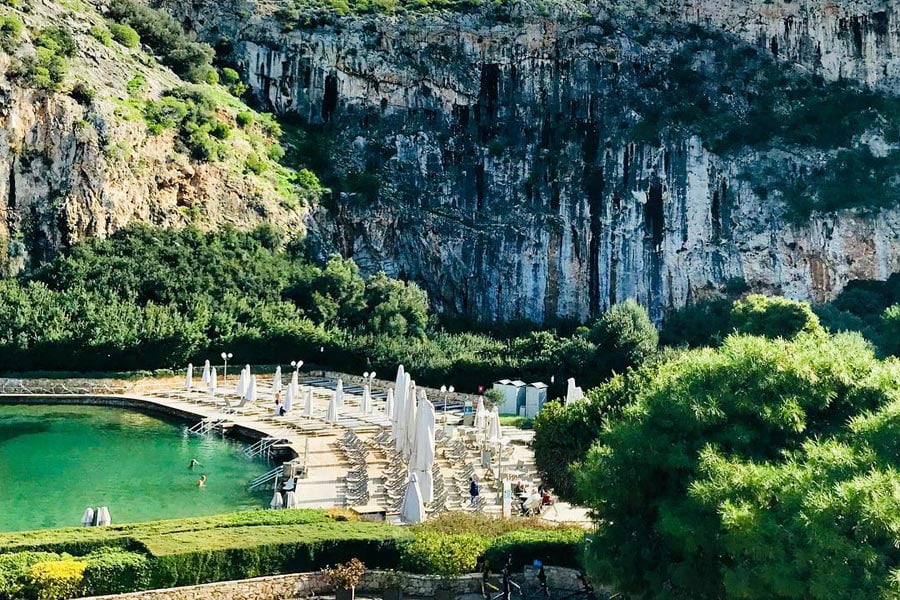 https://autogreeknews.gr/wp-content/uploads/2019/03/vouliagmeni-lake-6.jpg
