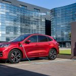 2019_FORD_KUGA_SIDE_CHARGING-LOW