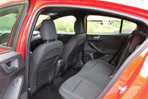 Ford Focus 1.0 EcoBoost 125 PS ST Line (13)