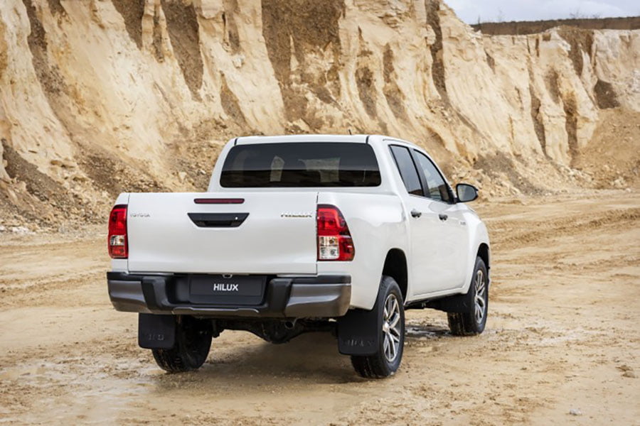https://autogreeknews.gr/wp-content/uploads/2019/04/New_Toyota_Hilux_3.jpg