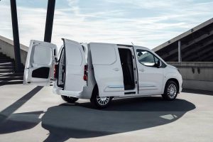 Toyota-Proace-2019-(10)