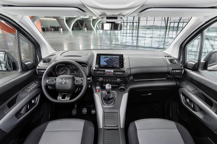 https://autogreeknews.gr/wp-content/uploads/2019/04/Toyota-Proace-2019-5.jpg