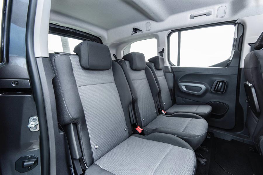 https://autogreeknews.gr/wp-content/uploads/2019/04/Toyota-Proace-2019-6.jpg