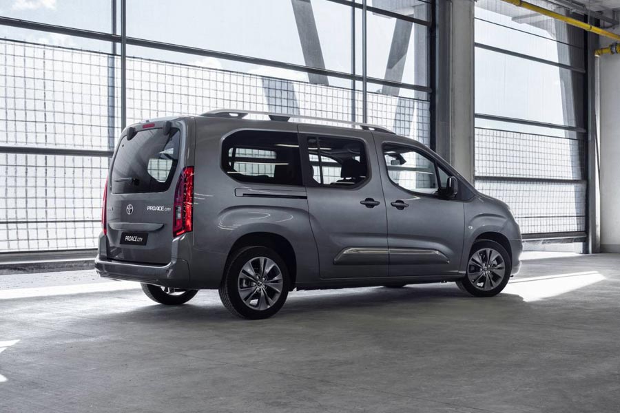 https://autogreeknews.gr/wp-content/uploads/2019/04/Toyota-Proace-2019-8.jpg