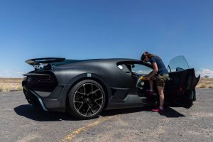 bugatti divo gynaika2