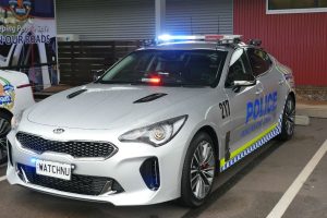 kia stinger gt peripoliko