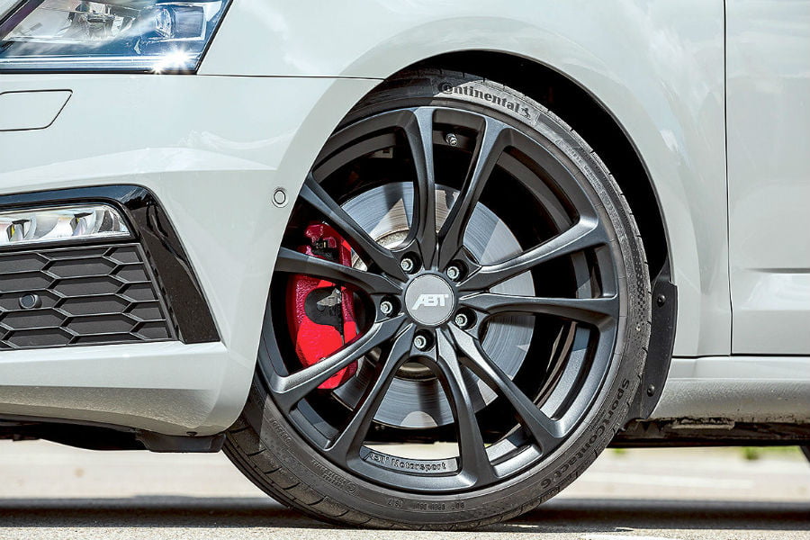 https://autogreeknews.gr/wp-content/uploads/2019/04/skoda-octavia-rs-abt8.jpg
