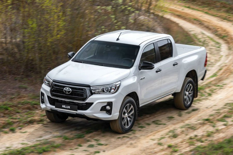 https://autogreeknews.gr/wp-content/uploads/2019/04/toyota-hilux-special-edition3.jpg