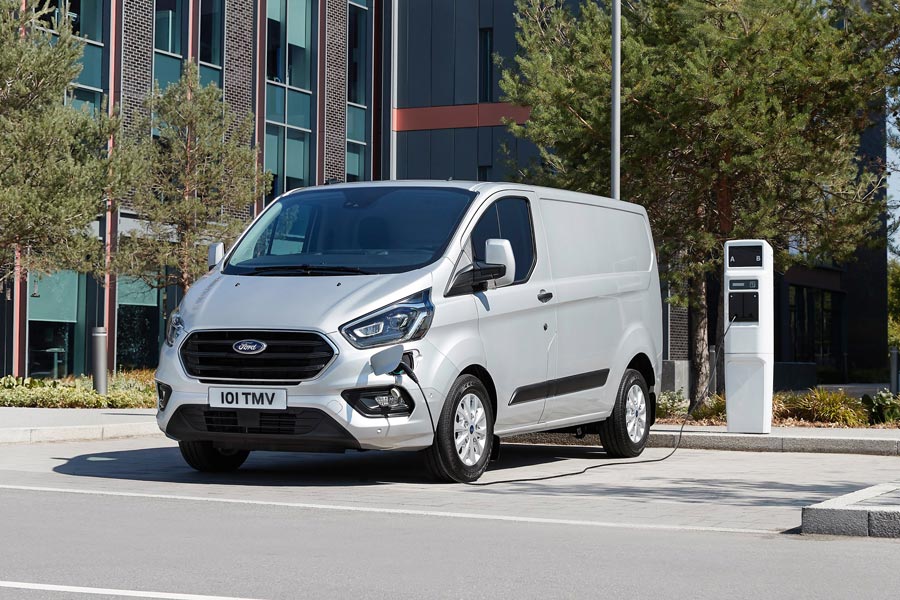 https://autogreeknews.gr/wp-content/uploads/2019/05/2018_FORD_TRANSIT_PHEV__01.jpg