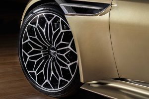 Aston_Martin_DBS_James_Bond_7