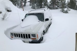 IceBuriedJeep2