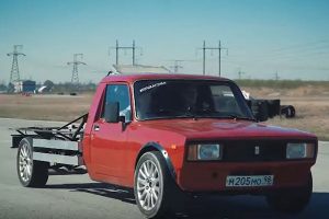 Lada_Mid_Engined_300PS_1