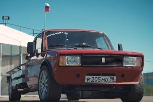 Lada_Mid_Engined_300PS_4