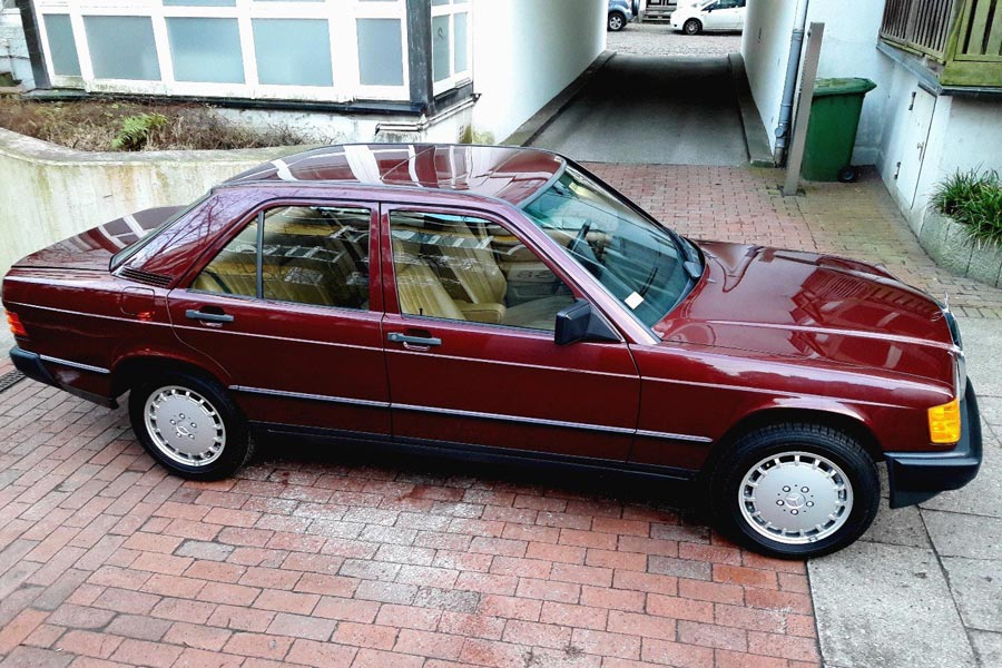 https://autogreeknews.gr/wp-content/uploads/2019/05/Mercedes-Benz-190-E-2.3-2.jpg