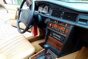 Mercedes-Benz-190-E-2.3-(5)