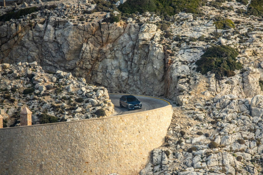 https://autogreeknews.gr/wp-content/uploads/2019/05/cupra-formentor-official3.jpg