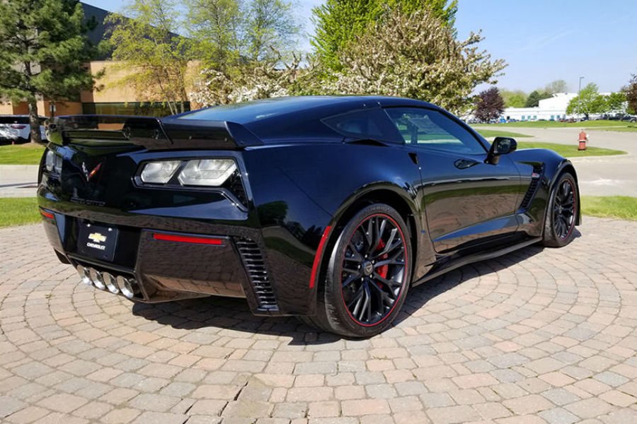 https://autogreeknews.gr/wp-content/uploads/2019/05/final-chevrolet-corvette3.jpg