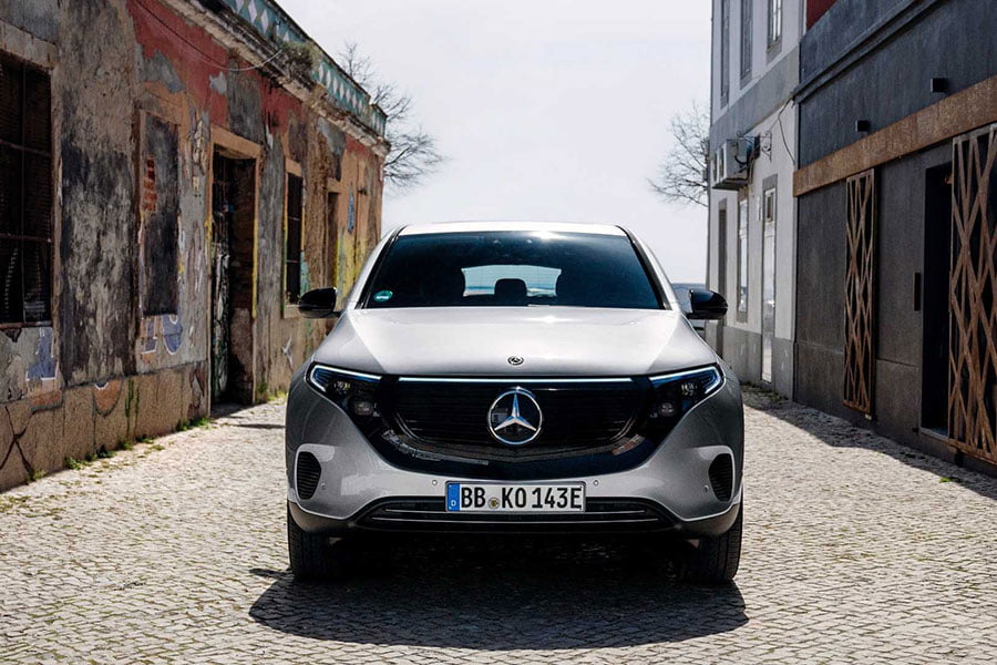 https://autogreeknews.gr/wp-content/uploads/2019/05/mercedes-benz-announces-major-new-strategy-to-fight-climate-change_1.jpg