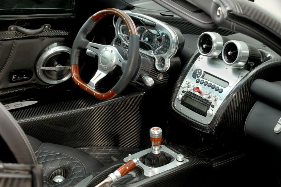 https://autogreeknews.gr/wp-content/uploads/2019/05/pagani-manual2.jpg