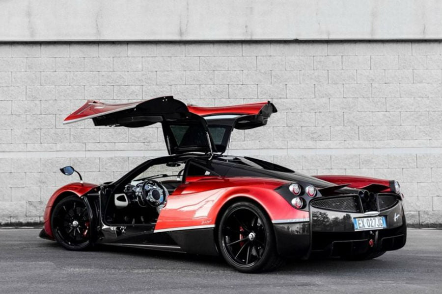 https://autogreeknews.gr/wp-content/uploads/2019/05/pagani-manual4.jpg