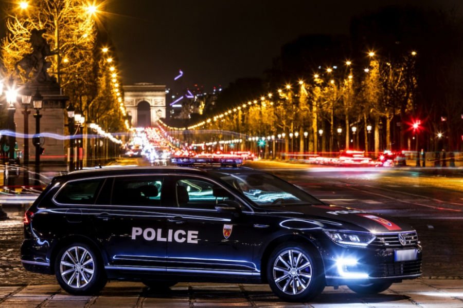 https://autogreeknews.gr/wp-content/uploads/2019/05/vw-french-police2.jpg