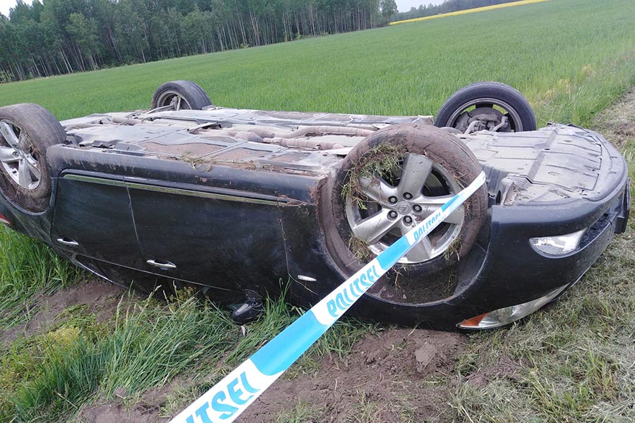 https://autogreeknews.gr/wp-content/uploads/2019/06/80b7830d-lexus-ls460-crash-3.jpg