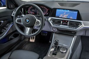 BMW 330i (2)