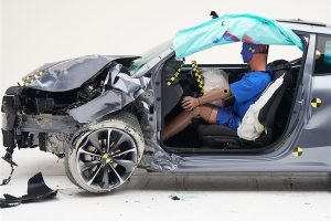 Hyundai-Veloster-crash-IIHS-(2)