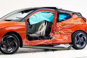 Hyundai-Veloster-crash-IIHS-(5)