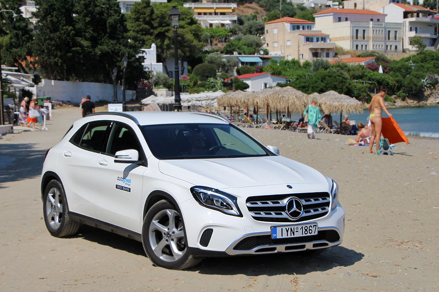 https://autogreeknews.gr/wp-content/uploads/2019/06/Mercedes-GLA-200-13.jpg