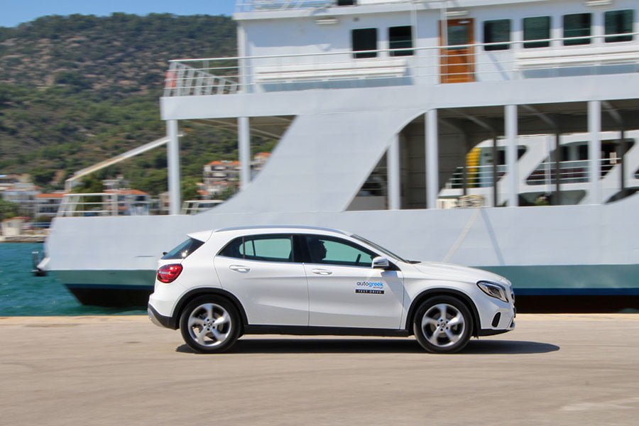 https://autogreeknews.gr/wp-content/uploads/2019/06/Mercedes-GLA-200-14.jpg