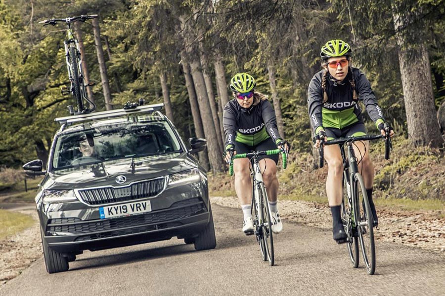 https://autogreeknews.gr/wp-content/uploads/2019/06/Skoda-Karoq-Velo_2.jpg