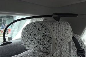 Toyota-Century-interior-3