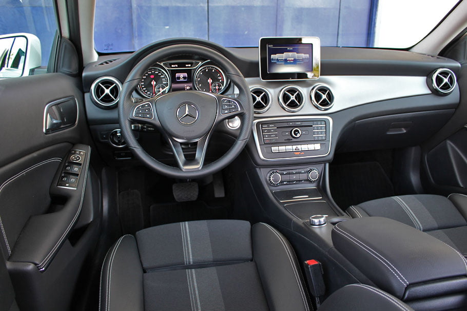 https://autogreeknews.gr/wp-content/uploads/2019/06/mercedes-gla-200-interior-2.jpg