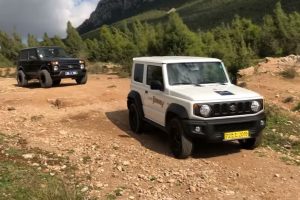 suzuki jimny vs lada niva