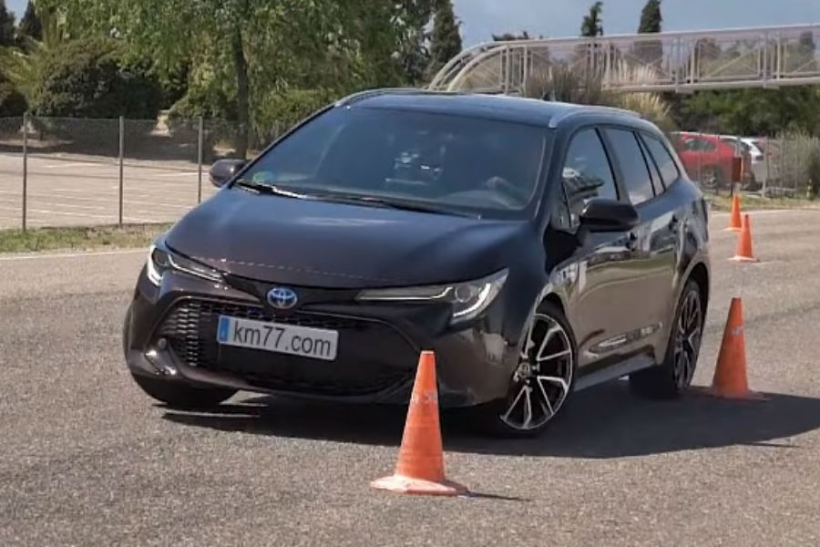 Πώς τα πήγε το νέο Toyota Corolla Touring Sports στον «τάρανδο»; (+video)