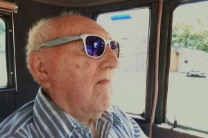 87xronos ena amaksi4